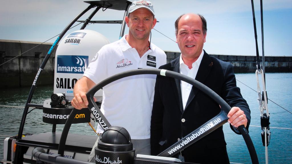Skipper Ian Walker and Cascais mayor Carlos Carreiras - Volvo Ocean Race 2014-2015  © Abu Dhabi Ocean Racing